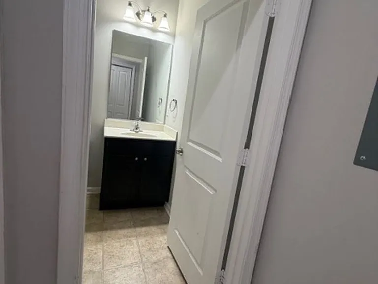 1609 Apsley Ct — Photo 16