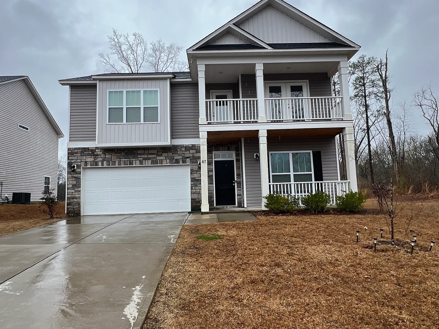 4 bed, 2.5 bath, 2692 sqft, $2,350 — Photo 1