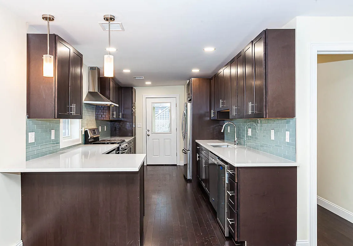 4 bed, 4.5 bath, 1600 sqft, $5,350 — Photo 3