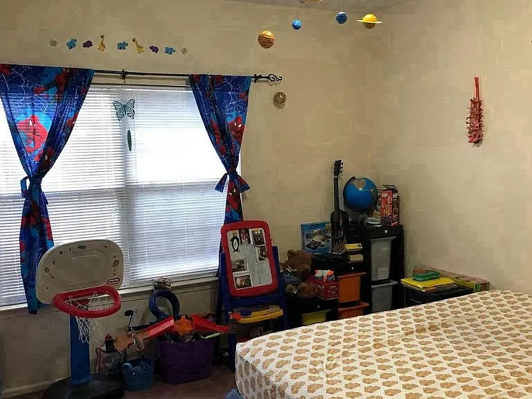 Guest/Kids Bedroom