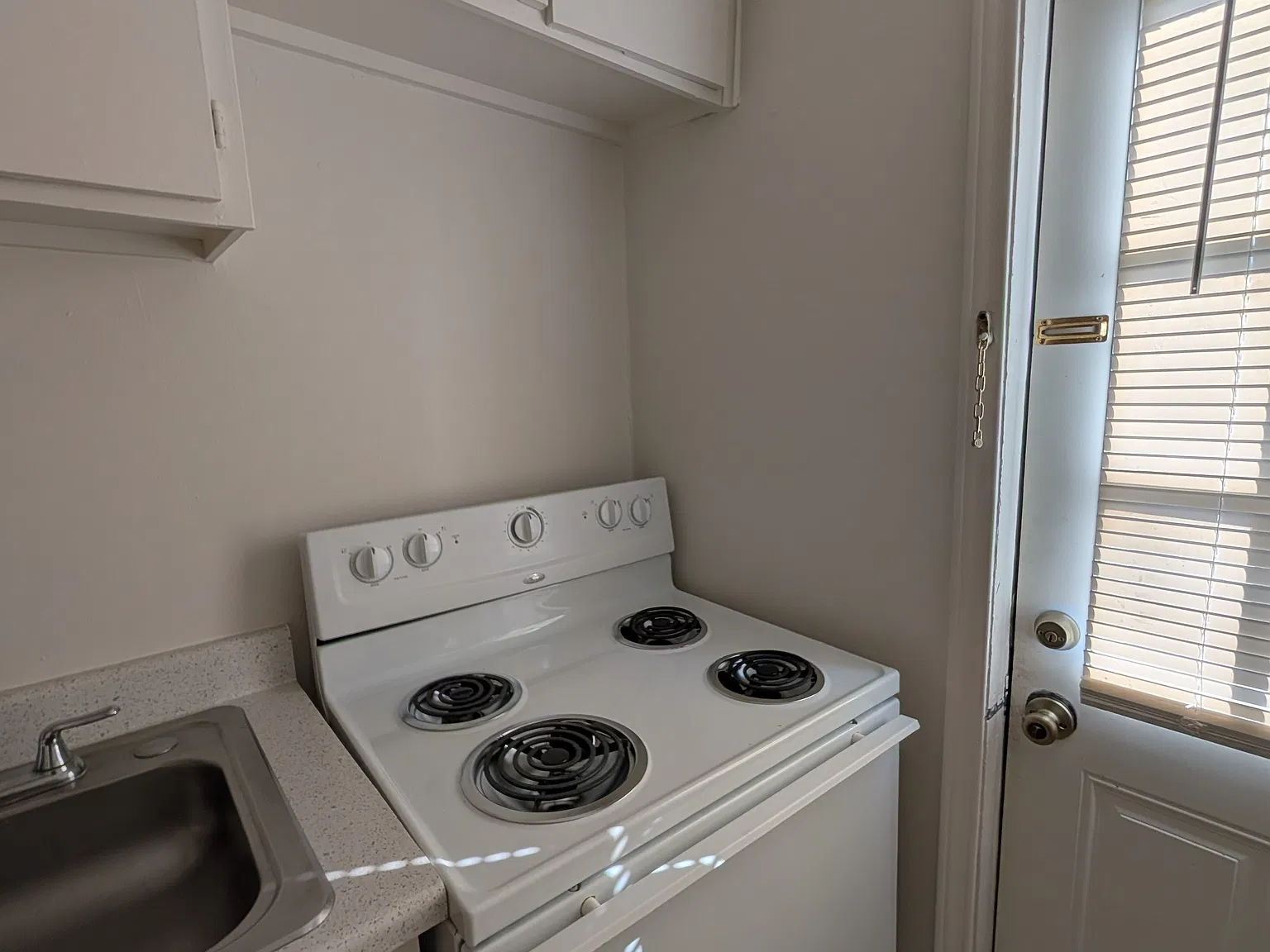 1 bed, 650 sqft, $1,649 — Photo 4