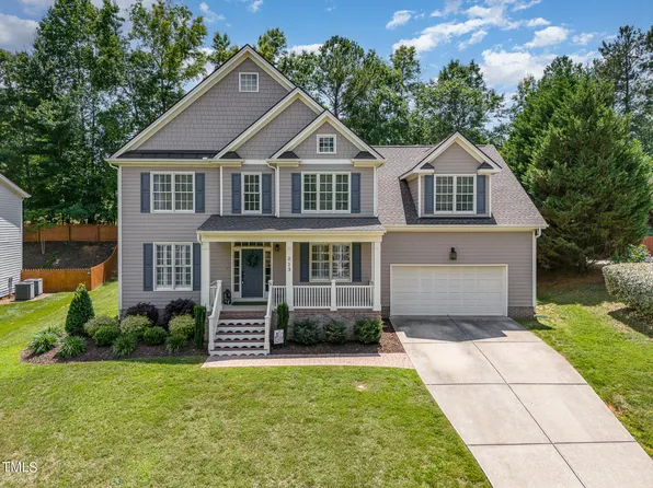 213 Danagher Ct, Holly Springs, NC 27540