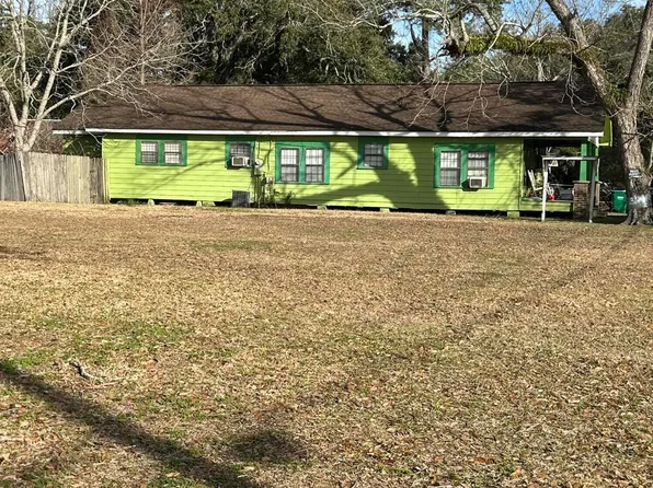 4613 2nd St, Moss Point, MS 39563