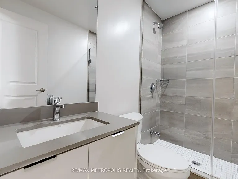 204 Burnhamthorpe Rd E #1602 — Photo 4