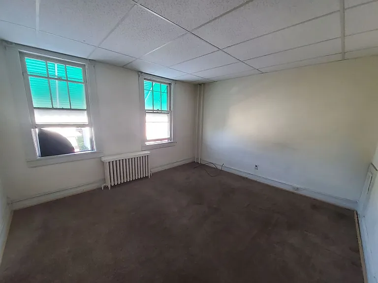 585 Arthur St — Photo 6