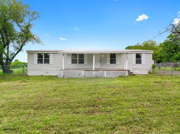107 E Richards St, Edgewood, TX 75117