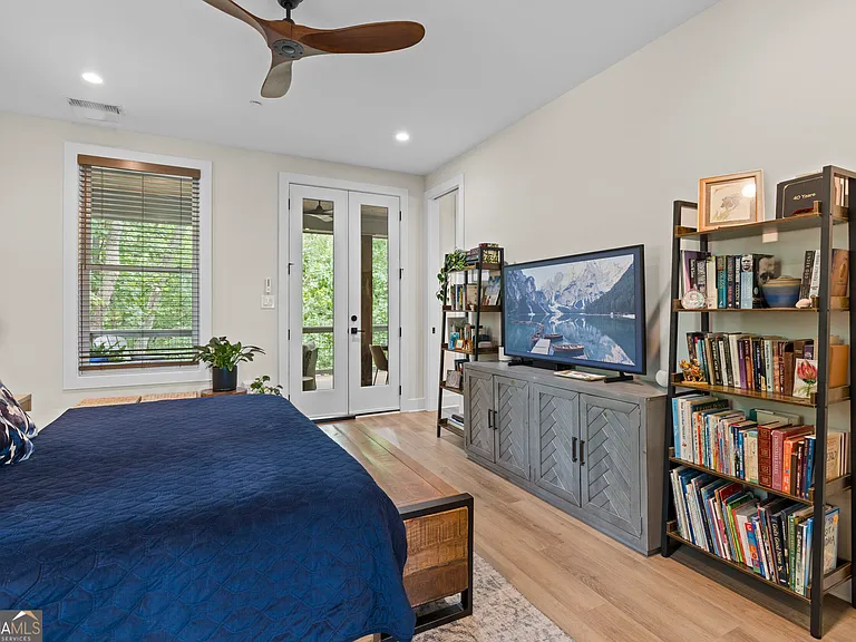 110 Arcadia Ave — Photo 30