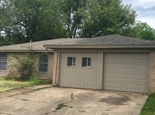 3913 Arnold Dr, Fort Worth, TX 76140