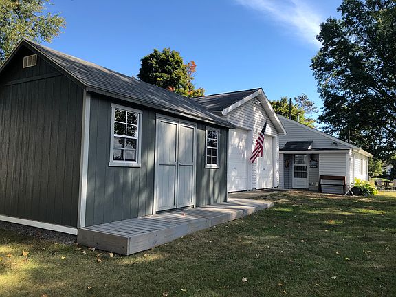 10x14 shed w/electricity