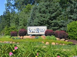 4028 Stone Ridge Dr, Jackson, MI 49201