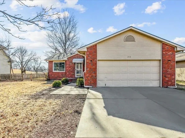 313 W Edgewood St, Augusta, KS 67010