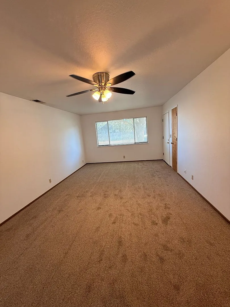 0665 - 965 Cyndi Cir — Photo 2