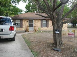 704 Monvil St, Navasota, TX 77868