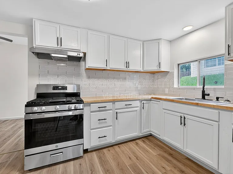 407 Simpson Ave — Photo 17