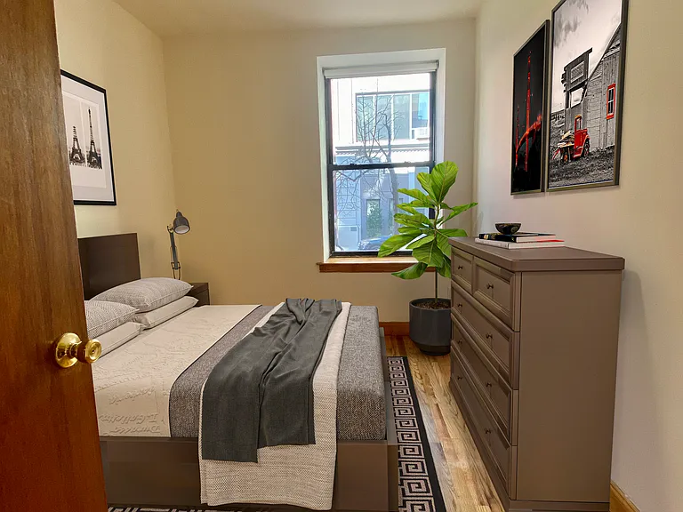 264 W 19th St #35 — Photo 3