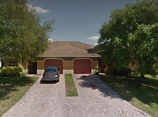 3221 SW Santa Barbara Pl, Cape Coral, FL 33914