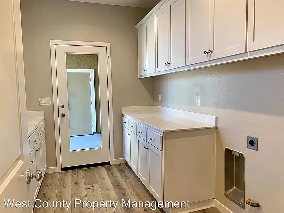 984 Brunello Dr — Photo 7