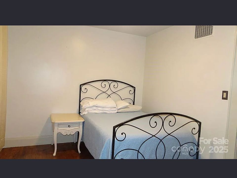 1st image of 229 W Park Ave