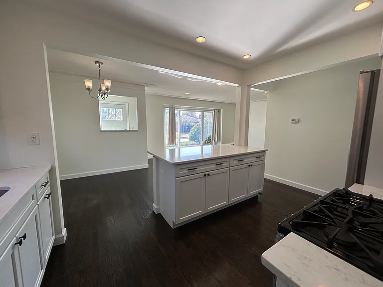 52 Elmsford Ave — Photo 6