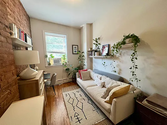 Rented by Douglas Elliman | media 8
