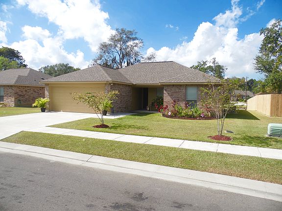 2nd image of 2211 S Helens Way Ave