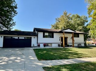 1014 Laesch Ave, Bloomington, IL 61704