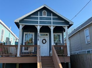 1915 Ursuline, Galveston, TX 77550