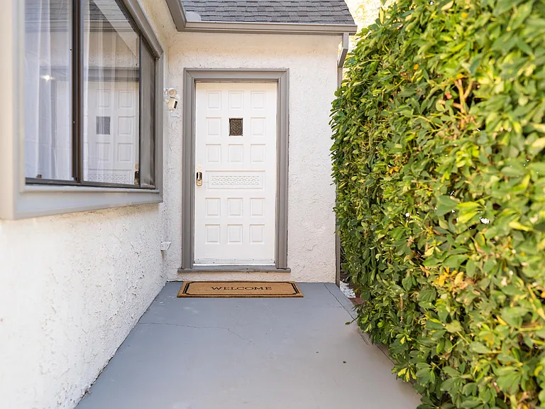 11247 Huston St — Photo 45