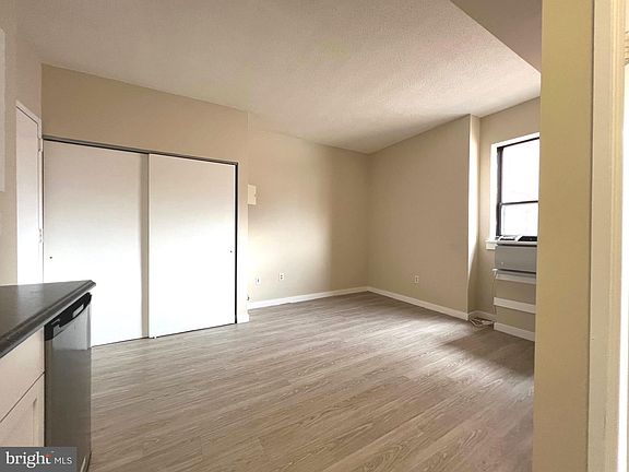 3rd image of 1001 Saint Paul St Unit 8J