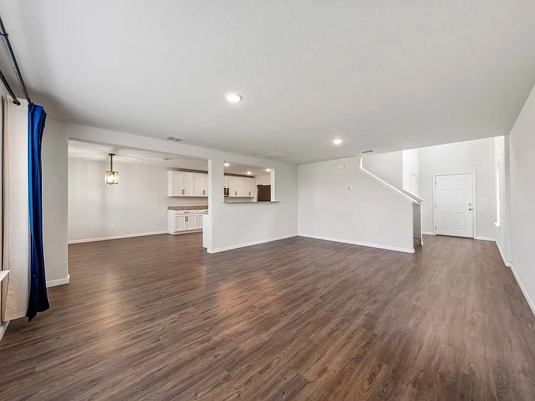 6231 Antares — Photo 8