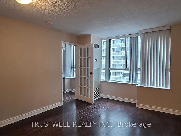 44 Gerrard St W #1108 — Photo 2