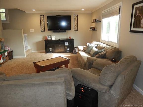 Welcome to 32 Reservoir Road!