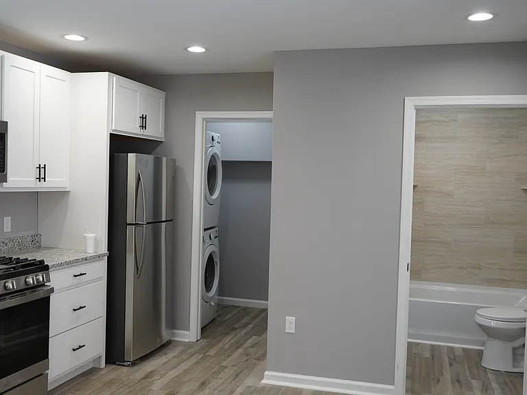 308 King St — Photo 17