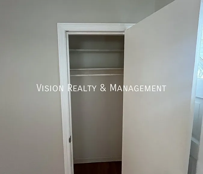 1148 Center St SW — Photo 12