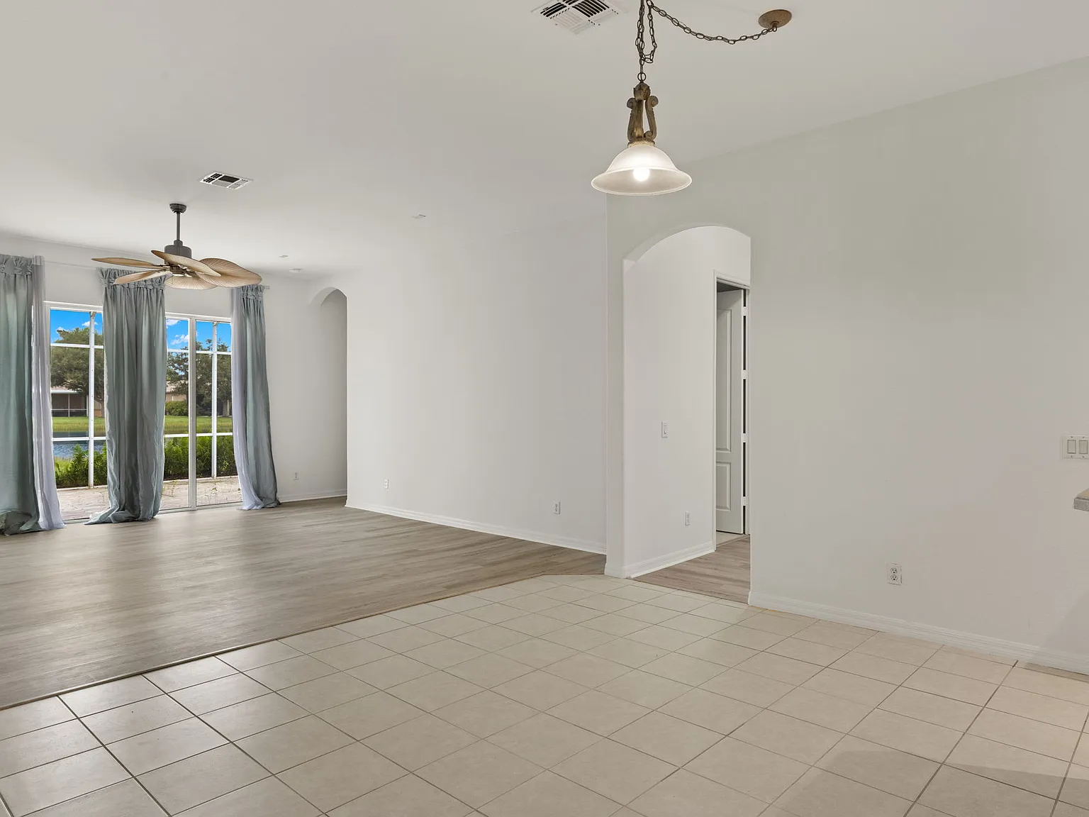 4 bed, 2558 sqft, $2,799 — Photo 3