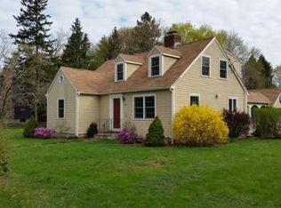 102 Pleasant St, Medfield, MA 02052