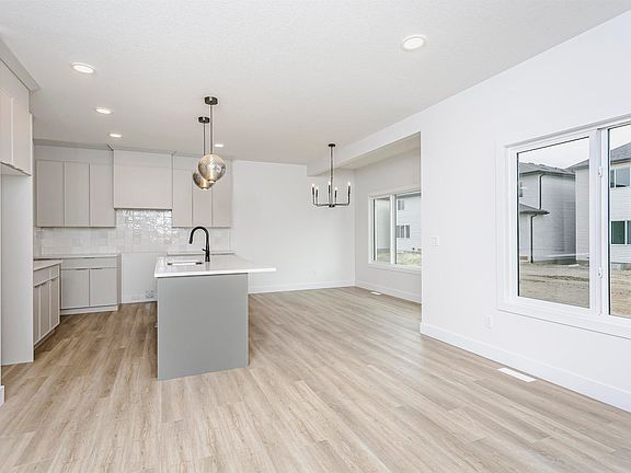 4th image of 6210 Dansereau Cres
