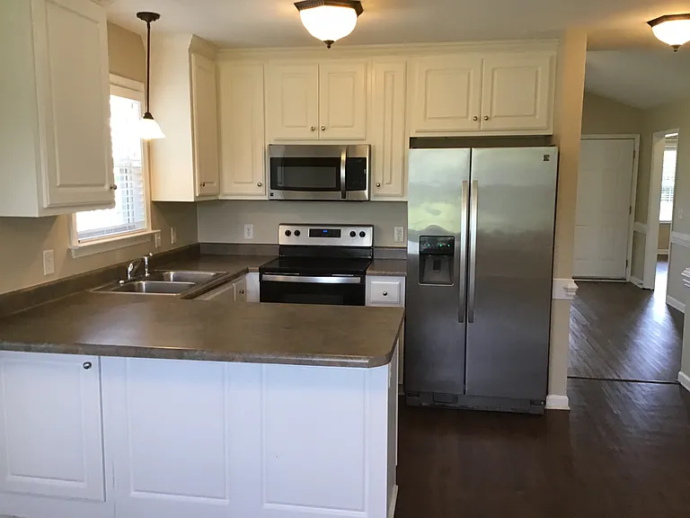 384 Axum Rd — Photo 2