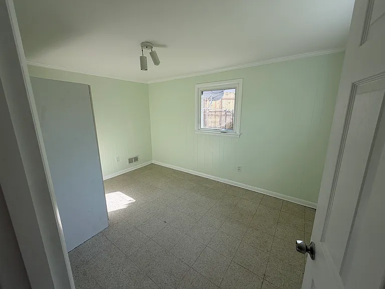 14203 Chelmsford Rd — Photo 13