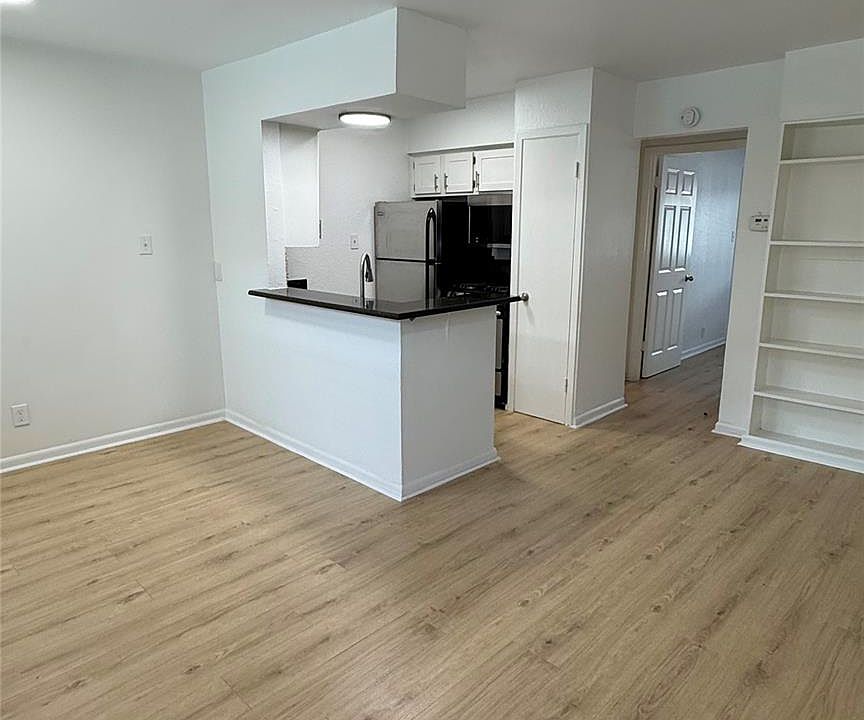 1st image of 2401 Manor Rd APT 126