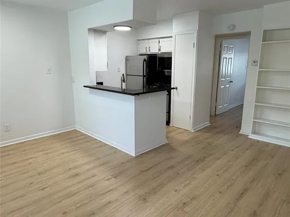 2401 Manor Rd APT 126, Austin, TX 78722