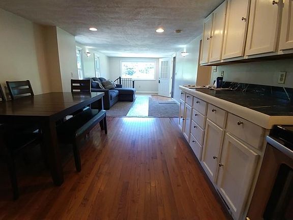 4th image of 4271 Haig St