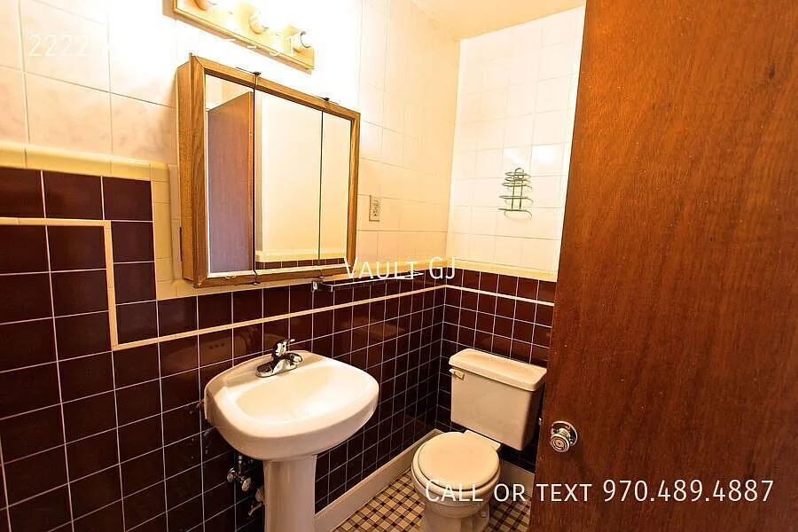 All utilities included Garden Style Studio apartment w/ Summit Kitchenette — Photo 4
