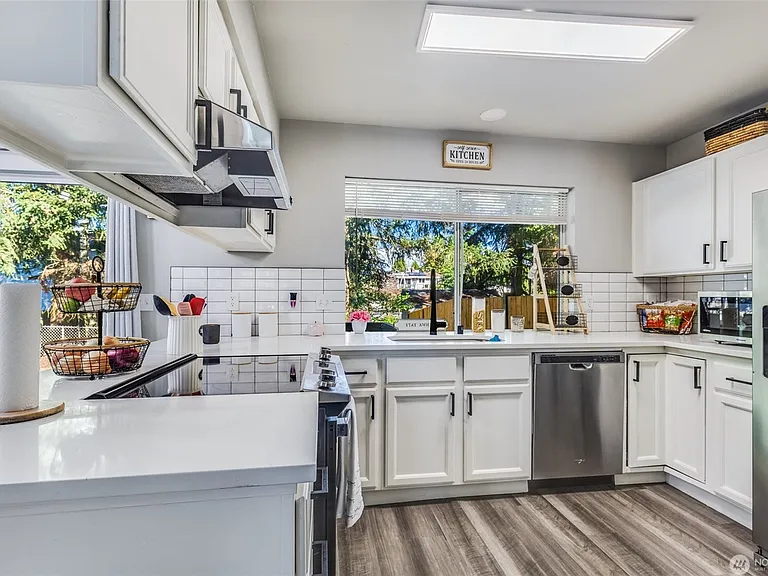 2125 Bridgeport Way W #2125 — Photo 9