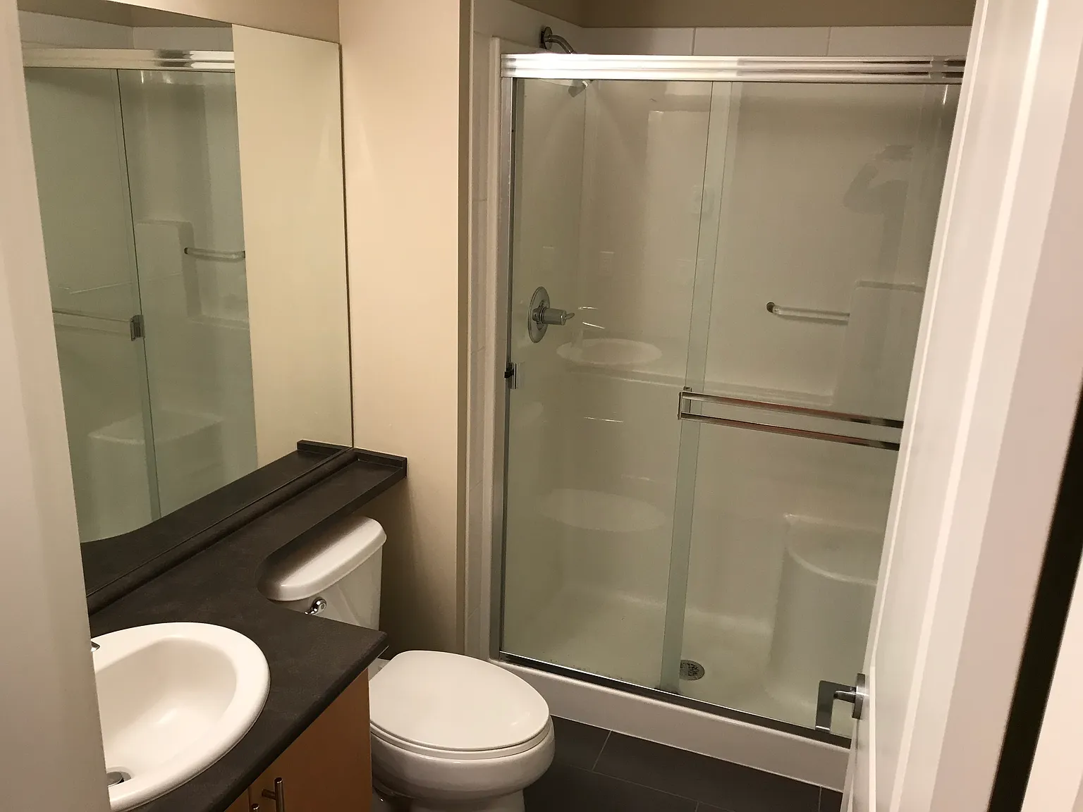 2 bed, 900 sqft, $2,500 — Photo 4