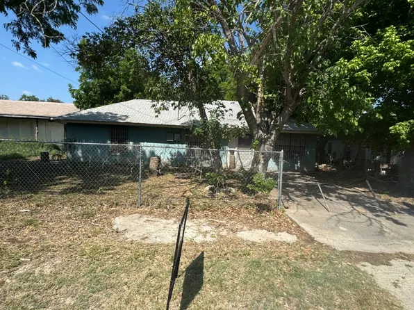 307 North St, Brackettville, TX 78832