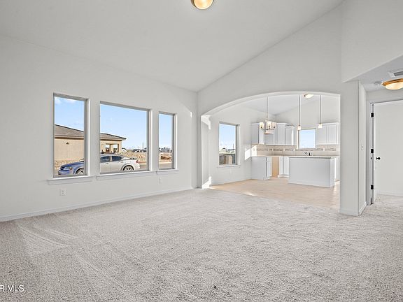 5th image of 556 Paseo Dulce Ave