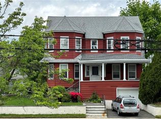 22 Howard Pkwy, New Rochelle, NY 10801