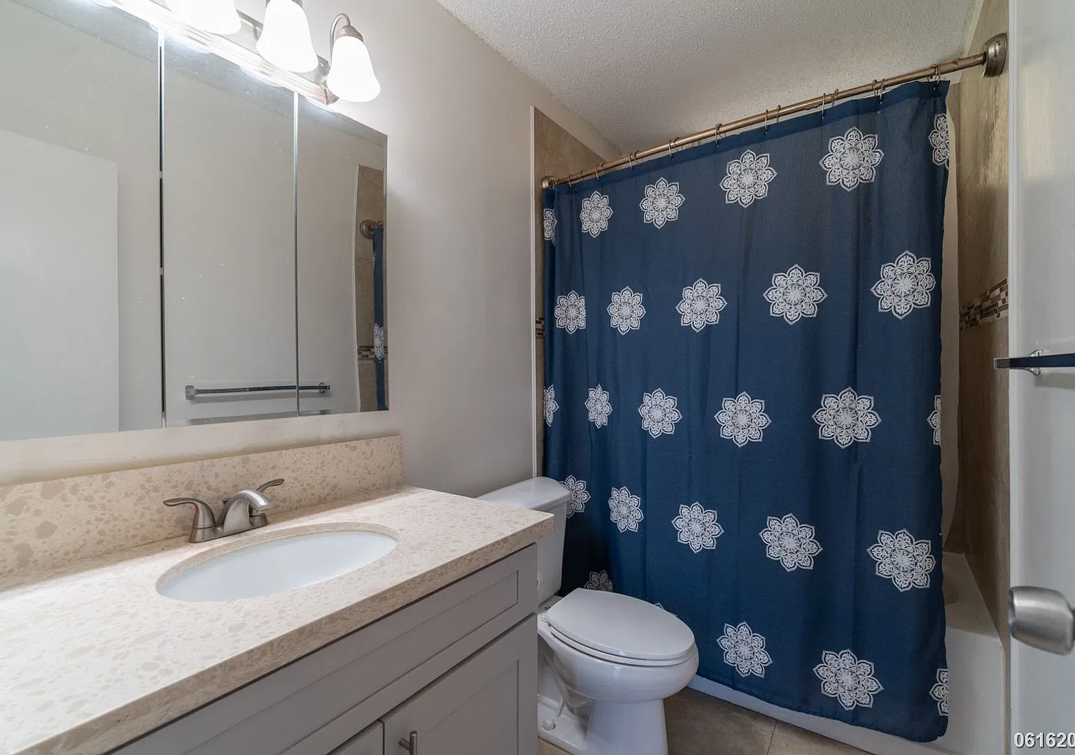 2Bed 1 Bath in ValleyView — Photo 2