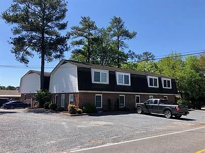65-75 McIntyre — Photo 2